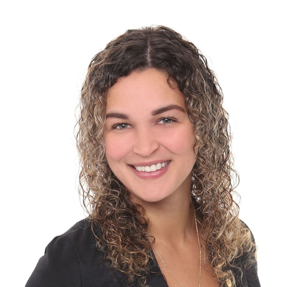 Meet your Posher, Claudia
